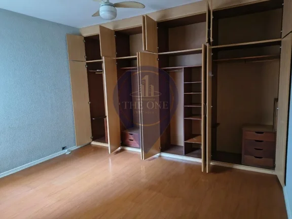 Imagem Imperdível oportunidade! Casa à venda em São Paulo-SP, Aclimação com 3 quartos, 1 suíte, 2 salas, 3 banheiros, 1 vaga, 138m².