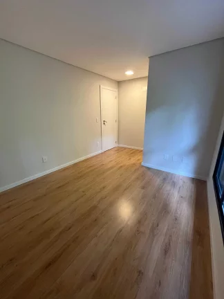 Imagem Casa triplex com 3 suítes sendo 1 suíte master - América | Joinville/SC