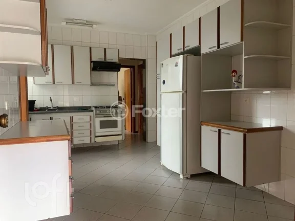 Imagem Apartamento 98M², 2Q, 1 Suíte, 2 Banheiros, 1 Vaga, Salão de Festas, Armários, Ventilador de Teto.