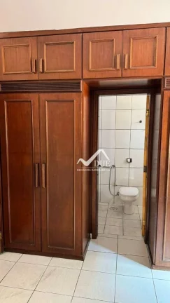 Imagem Apartamento com 3 quartos a 1/2 quadra da praia à venda, 210 m² por R$ 1.810.000 - Embaré - Santos/SP