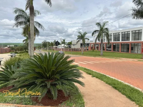 Imagem Lote à venda totalmente plano, murado no Condomínio Le Jardin