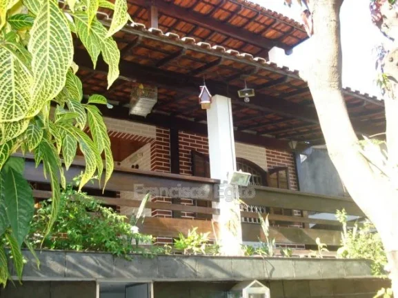 Imagem Casa com 3 dormitórios à venda, 133 m² por R$ 700.000,00 - Mutuá - São Gonçalo/RJ