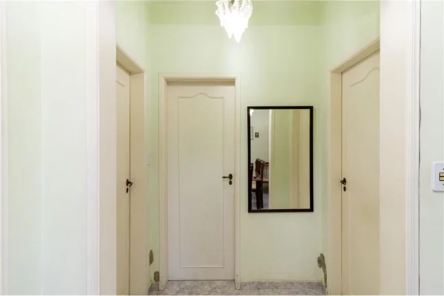 Imagem Sobrado com 5 casas e 1 galpão - Oportunidade de investimento ou moradia
