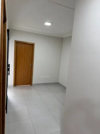 Imagem Alto Padrão para Venda em Maringá, Conjunto Habitacional Requião, 3 dormitórios, 1 suíte, 2 banheiros, 1 vaga