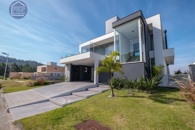 Imagem Casa Alto Padrão 4 dormitórios!