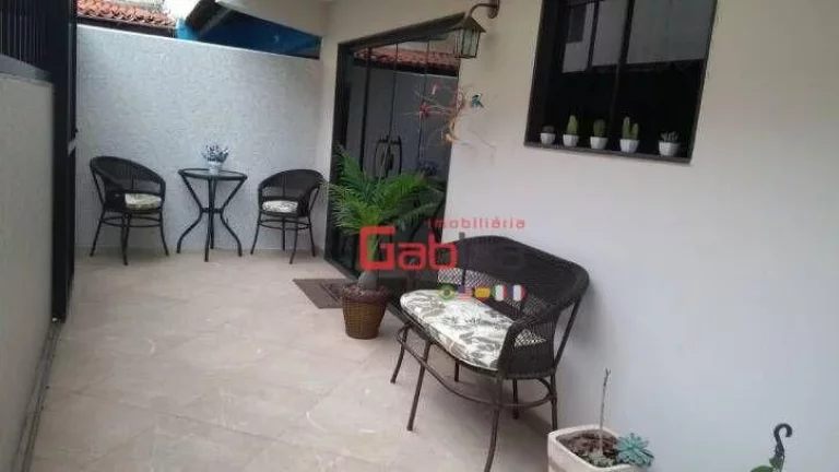 Imagem Casa com 3 dormitórios à venda, 140 m² por R$ 550.000,00 - Jardim Caiçara - Cabo Frio/RJ