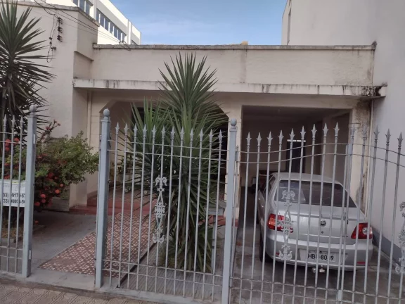 VENDE -SE CASA NO CENTRO DE T. OTONI