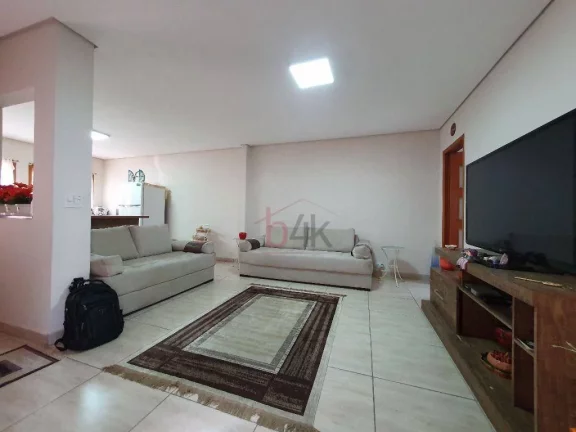 Imagem Casa em Vila à venda, térrea, Campo Belo 3 quartos, quintal com possibilidade de jardim, piscina, churrasqueira entre outros. 5 vagas de garagem.