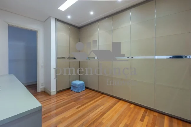 Imagem Apartamento Alto da Lapa com 4 sui­tes e 5 vagas, 366 m2