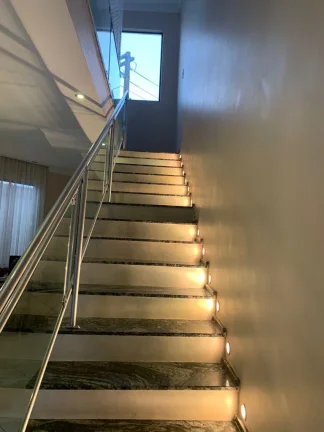 Imagem LUXO, LAZER E SEGURANÇA TOTAL: CASA COMPLETA COM PISCINA POR R$ 1.3 MILHÃO!
