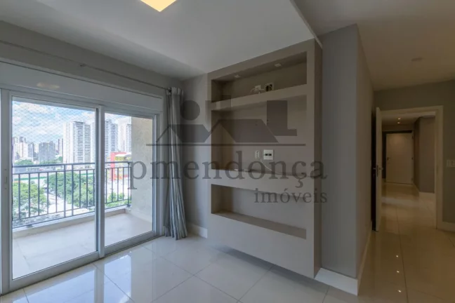 Imagem Apartamento espaçoso com 4 quartos sendo 3 suítes e 4 vagas, 244m²