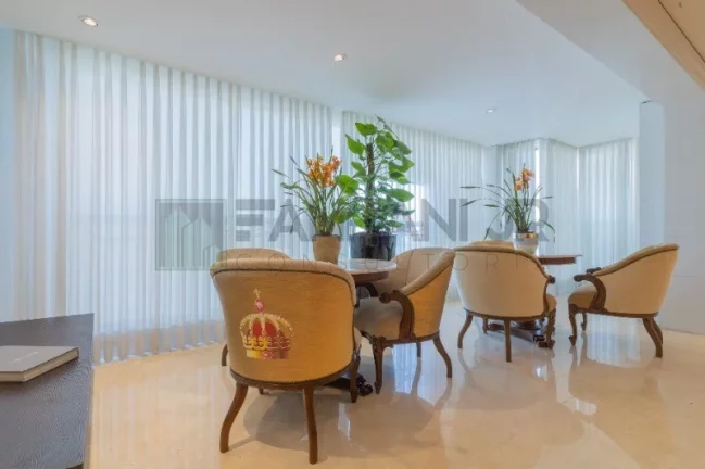 Imagem Venha morar no incrível Jardim Paulista! Oferecemos um apartamento dos sonhos, com 198m² de puro conforto e elegância. Com 3 suítes e 4 vagas, esse im