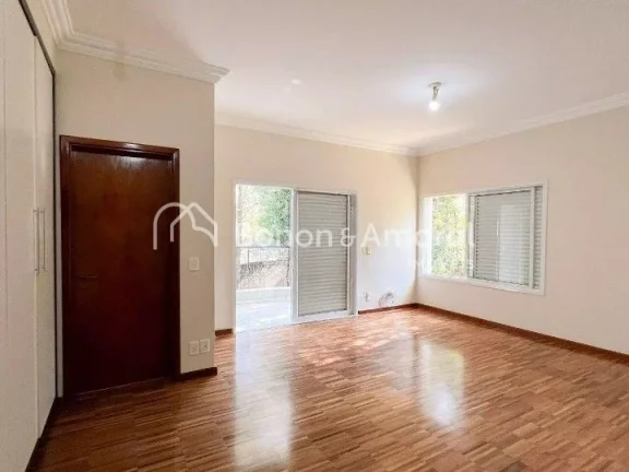 Imagem Sofisticada casa à venda no Alphaville Campinas. A residência possui uma área construída de 460 ...