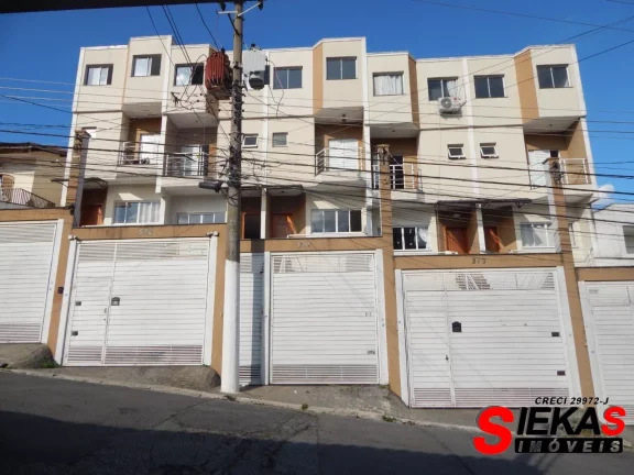 Imagem Casa à venda na Penha, São Paulo-SP com 3 quartos, 3 suítes e 6 vagas de garagem!