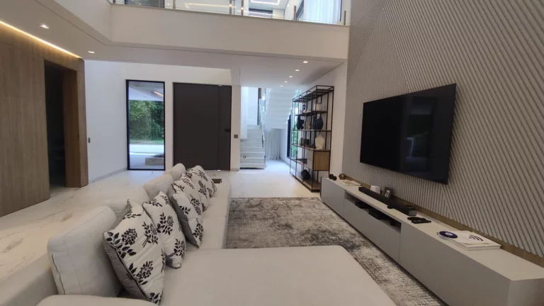 Imagem Casa de Luxo à Venda em Riviera de São Lourenço Módulo 24 - 5 Quartos, 5 Suítes, 3 Salas, 4 Vagas de Garagem
