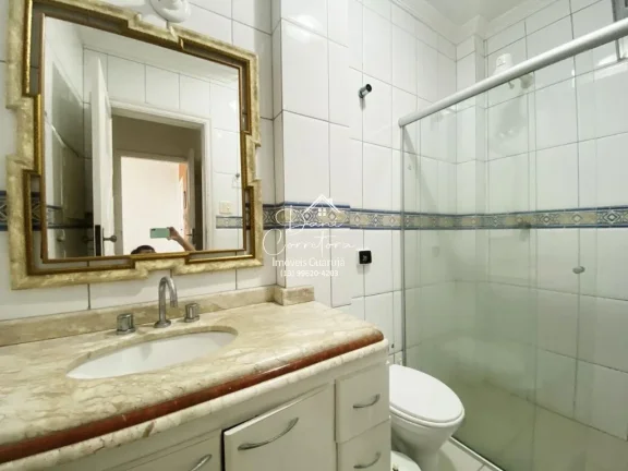 Imagem Apartamento frente mar com vaga nas Pitangueiras: 1 quarto, 2 salas, 1 banheiro, garagem, 70m²!