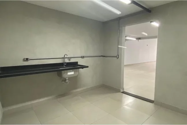 Imagem Salão Comercial Reformado na Lapa – Espaço Amplo, Versátil e Pronto para Sua Empresa!