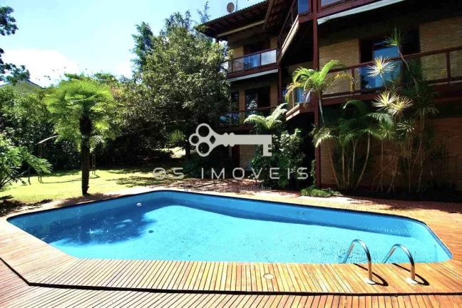Imagem Casa alto padrão à venda na Aldeia da Serra com 7 suítes e espaço gourmet