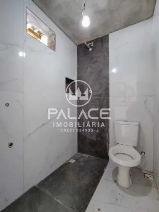 Imagem Excelente barracão comercial localizado em avenida com alto fluxo de pedestres e veículos. Está s...