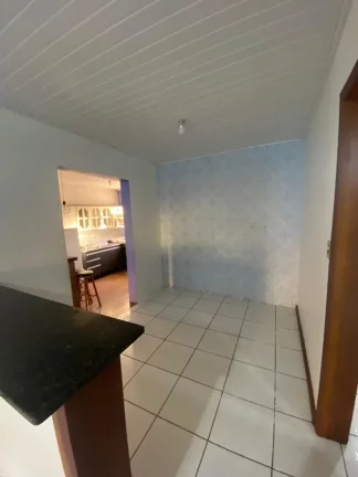 Imagem Oportunidade casa 2 quartos muito bem localizada e com espaço de pátio em Novo Hamburgo