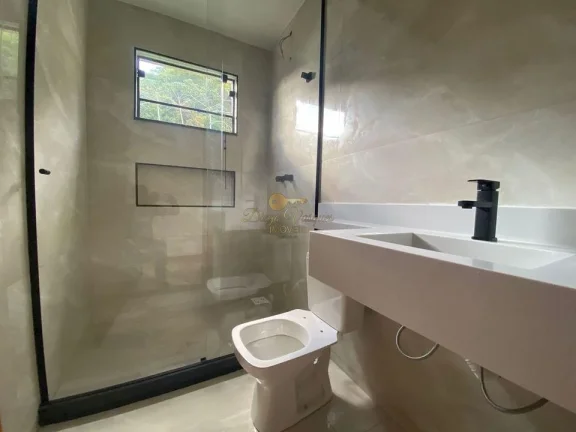 Imagem Casa em Condomínio para Venda em Teresópolis / RJ no bairro Albuquerque