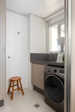 Imagem Apartamento mobiliado com 3 dormitórios sendo 1 suíte e 2 vagas de garagem na Brava em Itajaí
