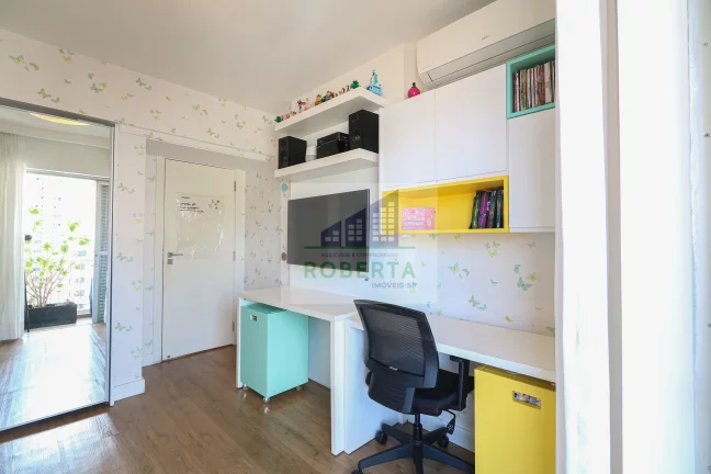 Imagem APARTAMENTO À VENDA EM MOEMA COM 4 DORMITÓRIOS