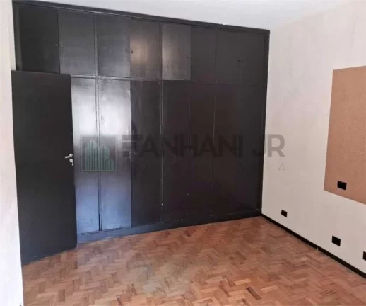 Imagem Casa Comercial de Alto Padrão para Locação em São Paulo-SP, Jardim América: 9 salas, 6 banheiros, 5 vagas, 230m².