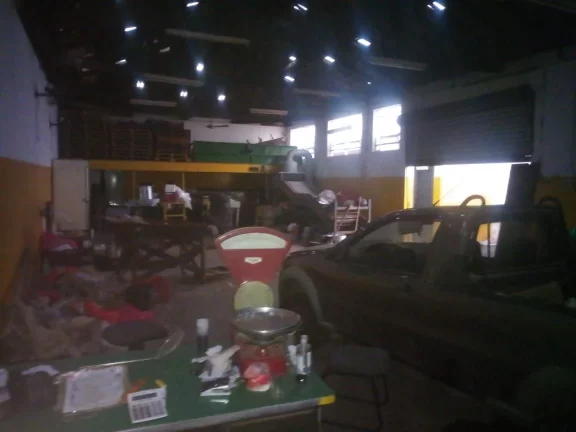 Imagem Barracão comercial em excelente localização contendo 01 WC com lavabo e 01 escritório. - Atual.2...