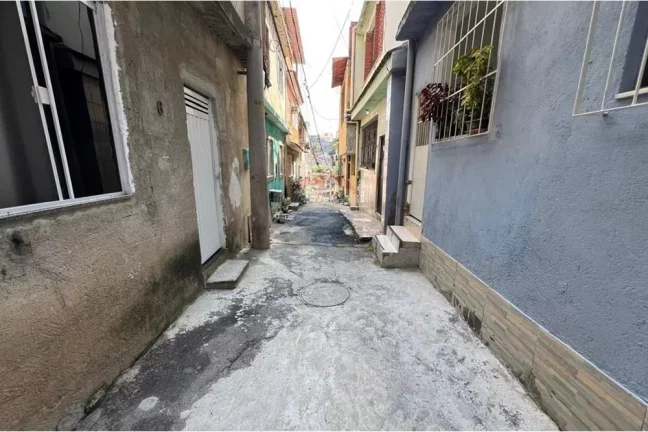 Casa EM CONSTRUÇÃO Á VENDA COM 2 ANDARES - VILA VALQUEIRE - RIO DE JANEIRO