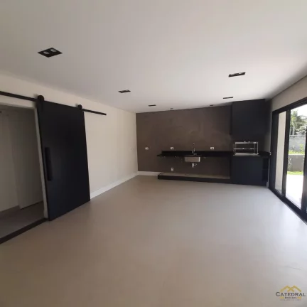 Imagem Casa em Condomínio À Venda em Itatiba/SP com 4 suítes com closet e piscina
