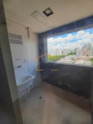 Imagem Apartamento recém-entregue, no contra piso, dispõe de 3 dormitórios, sendo os 3 suítes, sala par...
