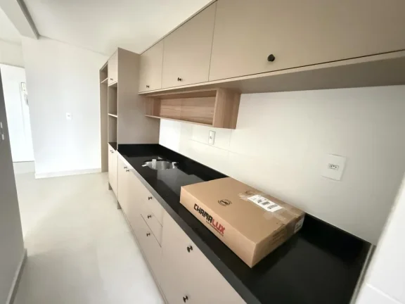 Imagem Apartamento 03 quartos, sendo 01 suíte novo e pronto para morar, na Praia de Gravatáa em Navegantes SC. Adriano Carpes Imóveis Vende