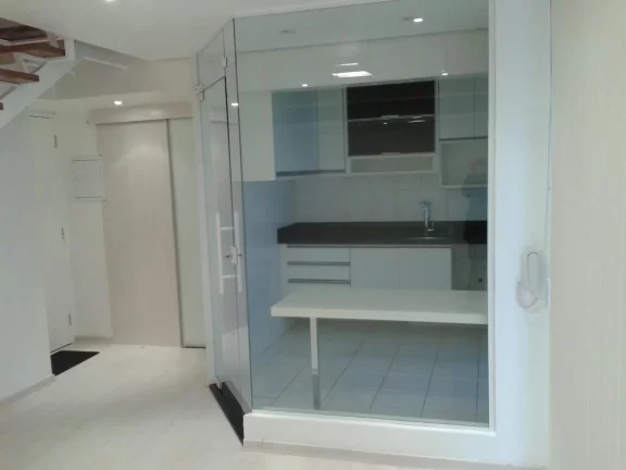 Imagem Duplex com 1 dormitório na Vila Madalena junto ao metrô