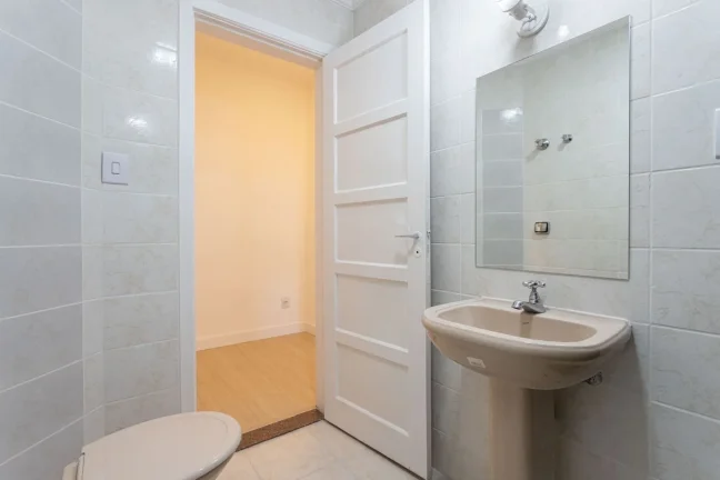 Imagem Apartamento 57M² Reformado, 1Q, 1 Banheiro, 1 Vaga, Piscina, Churrasqueira, Academia, Piscina Aquecida, Salão de Festas e Jogos, Quadra, Playground.