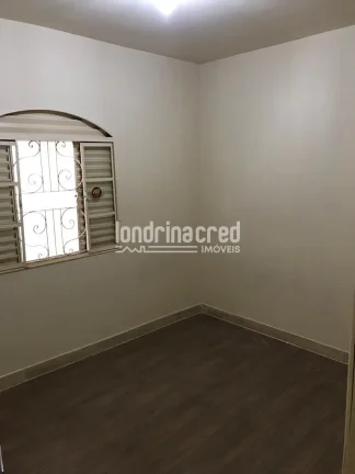 Imagem Casa sozinha no terreno na região norte de Londrina com 3 quartos, área gourmet, 2 vagas de garagem e excelente localização