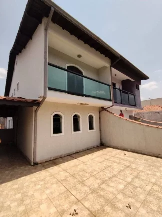 Imagem Sobrado com 3 dormitórios para alugar, 200 m² por R$ 3.150/mês - Parque Marajoara - Santo André/SP