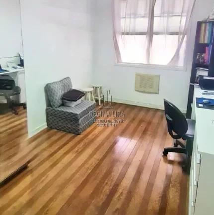 Imagem Imóvel amplo de 3 dormitórios no Embaré em Santos