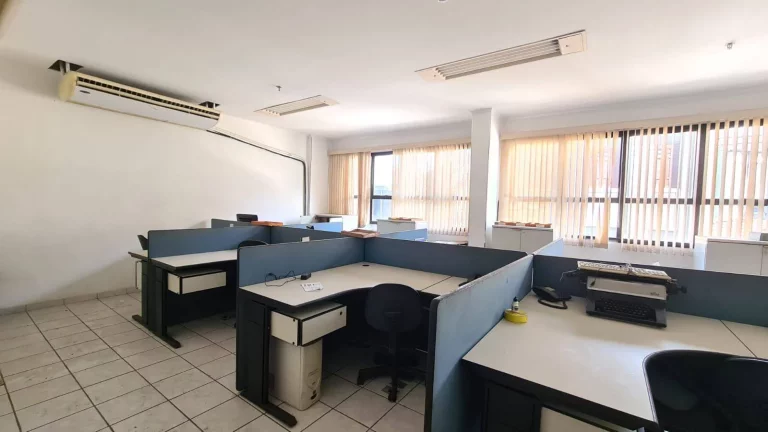 Imagem Oportunidade ## Sala comercial ao lado da bolsa do café ,venda e locação!!