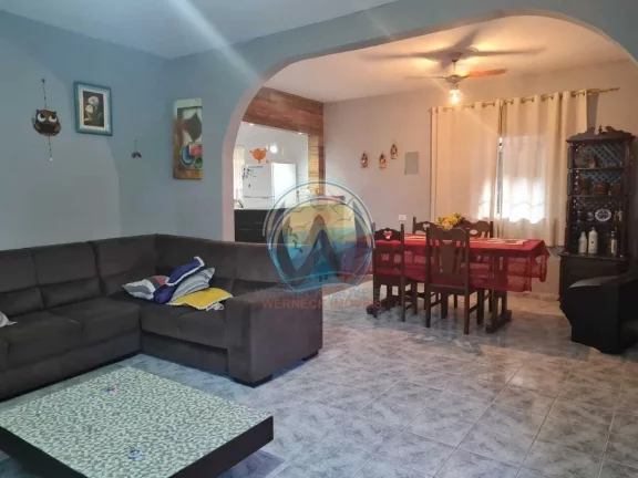 Imagem Imperdível oportunidade de adquirir uma luxuosa casa de 6 quartos e 4 suítes em Toninhas, Ubatuba-SP!