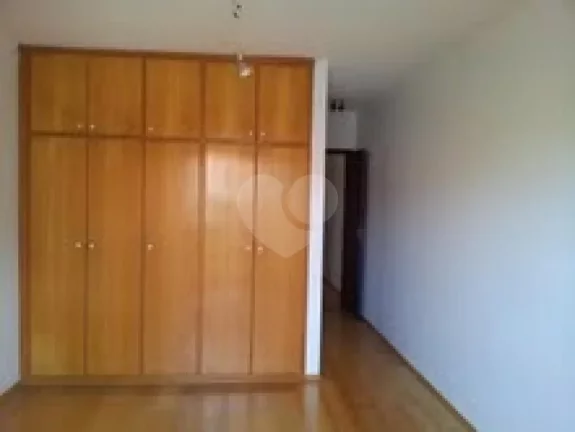 Imagem Sobrado à venda com 3 quartos, sendo 1 suíte, em Morumbi, São Paulo - SP