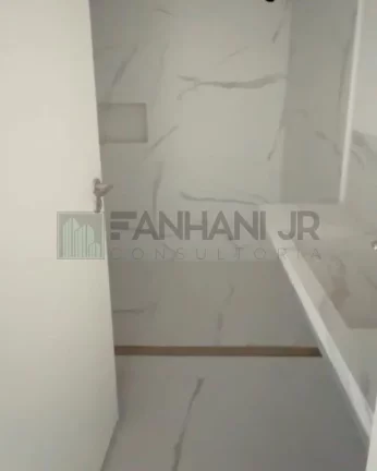 Imagem Casa de condomínio no Jardim Paulistano, com suas 5 suítes, terraço, piscina e 6 vagas de garagem, é um verdadeiro sonho para quem busca um lar espaço