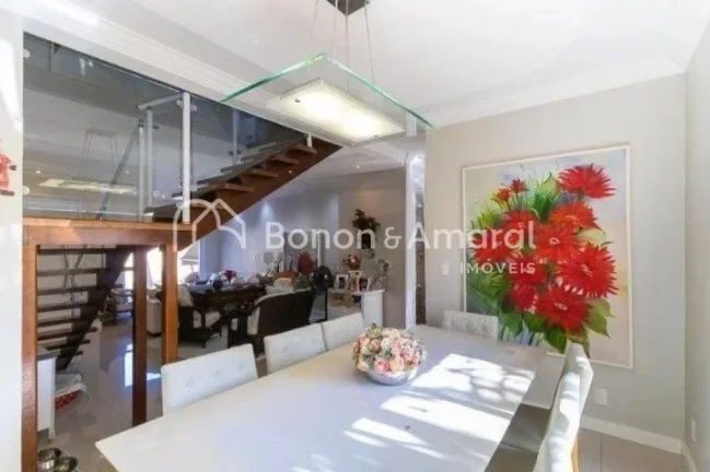 Imagem Casa estilo sobrado com linda vista da varanda, 263m² de área construída, muito bem distribuída ...