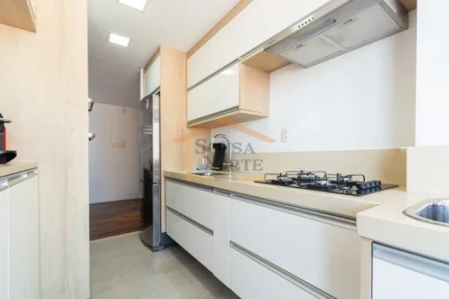 Imagem Apartamento de 88m² com 3 dormitórios, sendo 1 suite, 2 banheiros, 2 vagas e depósito. Possui sal...