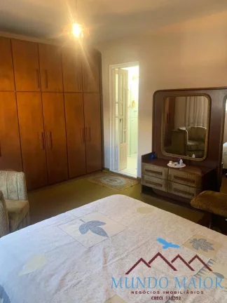 Imagem Sobrado - 3 dorms/ sendo uma suíte / 4 vagas / 230m / 585 mil