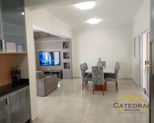 Imagem Casa de alto padrão à venda com 3 quartos (1 suíte) Laguna - Várzea Paulista/SP