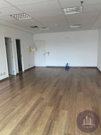 Imagem Sala Com 56m² para aluguel por R$ 3.500,00 - Alphaville/SP