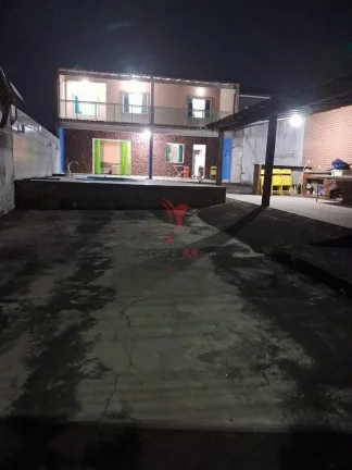 Imagem Excelente Casa Duplex com Piscina a apenas 300 metros da praia em Iguaba Grande