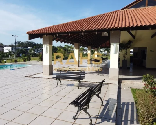 Imagem O Royal Garden é um condomínio localizado no bairro Pirabeiraba, na cidade de Joinville, Santa Cat...