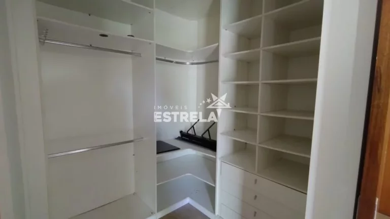 Imagem Casa de Condomínio com 06 Dorms à Venda